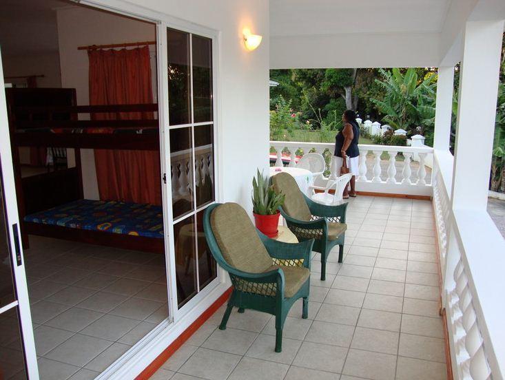 Rowsvilla Guest House Beau Vallon  Exterior photo